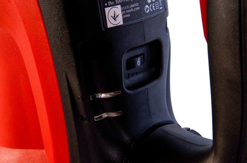 Перфоратор MPT SDS-MAX 38 мм 1200 Вт 300-760 об/хв 1950-4860 уд/хв 7 Дж AVC 3 режими кейс MRH3803 24049 фото